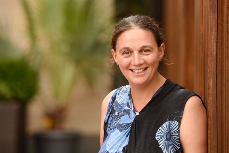 Imagine cu profesor de fizică Mihaela Bucșa Școala Gimnazială Sânpetru
